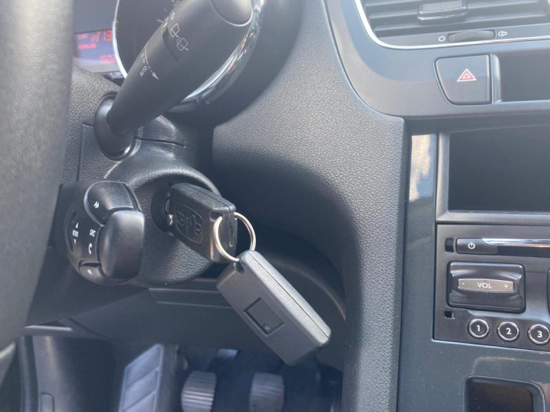 Peugeot  5008 1.6 BlueHDi 120ch 7PL 🚙 1ère main / Suivi complet ✅ / Embrayage neuf 🔧 / Garantie✅