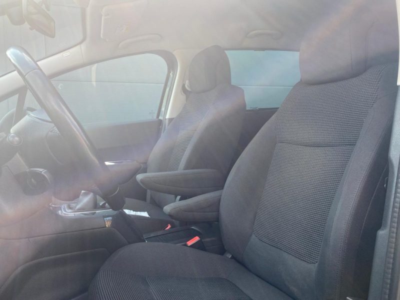 Peugeot  5008 1.6 BlueHDi 120ch 7PL 🚙 1ère main / Suivi complet ✅ / Embrayage neuf 🔧 / Garantie✅