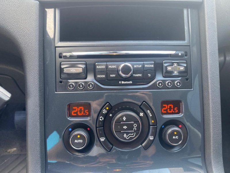 Peugeot  5008 1.6 BlueHDi 120ch 7PL 🚙 1ère main / Suivi complet ✅ / Embrayage neuf 🔧 / Garantie✅