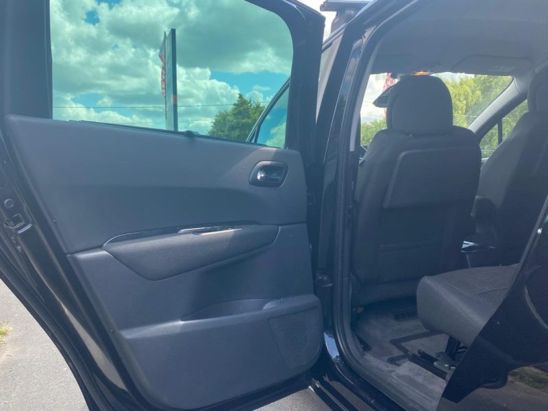 Peugeot  5008 1.6 BlueHDi 120ch 7PL 🚙 1ère main / Suivi complet ✅ / Embrayage neuf 🔧 / Garantie✅