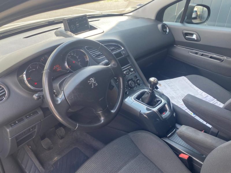 Peugeot  5008 1.6 BlueHDi 120ch 7PL 🚙 1ère main / Suivi complet ✅ / Embrayage neuf 🔧 / Garantie✅