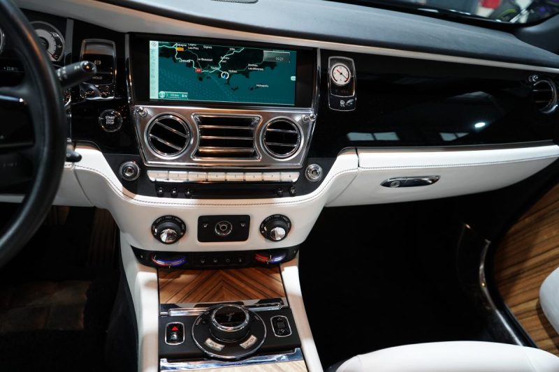 ROLLS ROYCE WRAITH V12 632 CV COOVERING