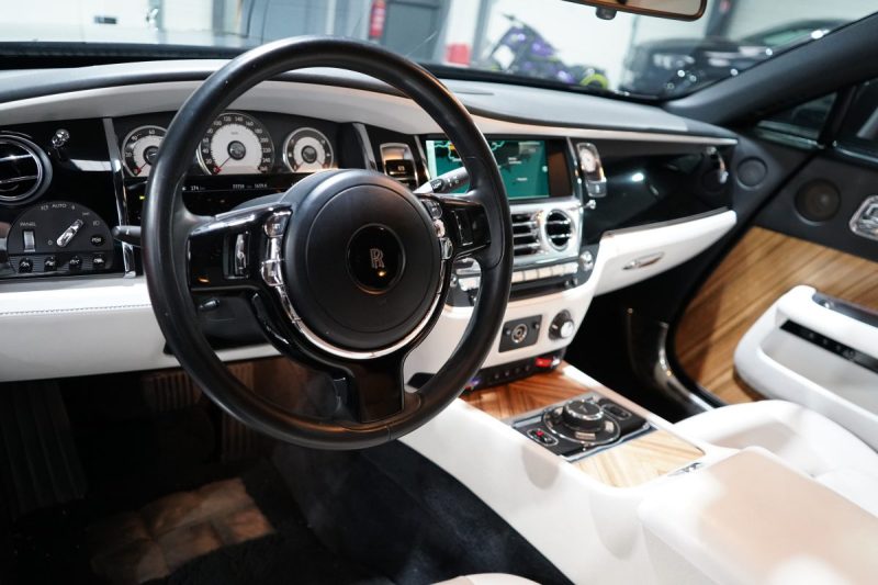 ROLLS ROYCE WRAITH V12 632 CV COOVERING