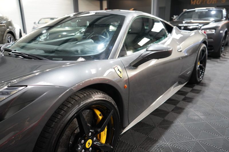 FERRARI F 458 ITALIA V8 570 FRANCAISE CARBONE/RIEN A PREVOIR