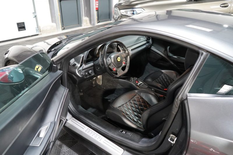 FERRARI F 458 ITALIA V8 570 FRANCAISE CARBONE/RIEN A PREVOIR