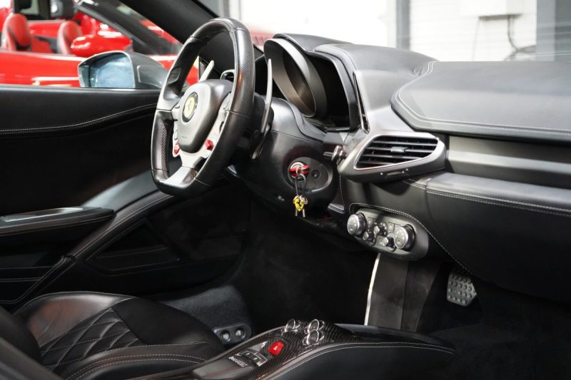 FERRARI F 458 ITALIA V8 570 FRANCAISE CARBONE/RIEN A PREVOIR