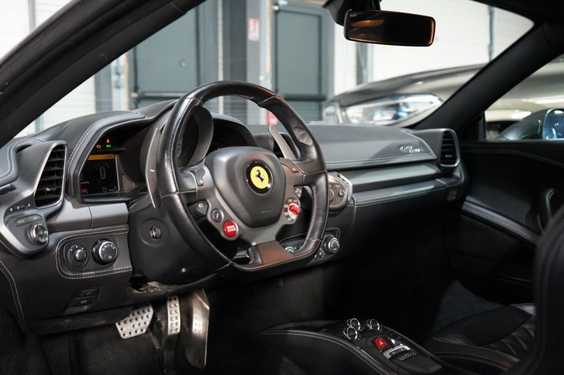 FERRARI F 458 ITALIA V8 570 FRANCAISE CARBONE/RIEN A PREVOIR