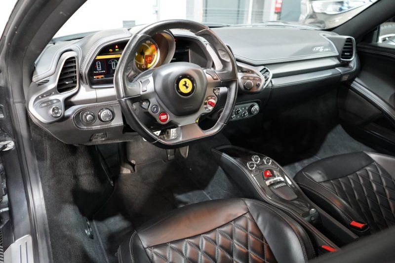 FERRARI F 458 ITALIA V8 570 FRANCAISE CARBONE/RIEN A PREVOIR