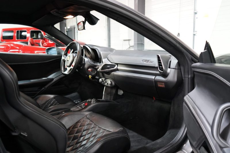 FERRARI F 458 ITALIA V8 570 FRANCAISE CARBONE/RIEN A PREVOIR