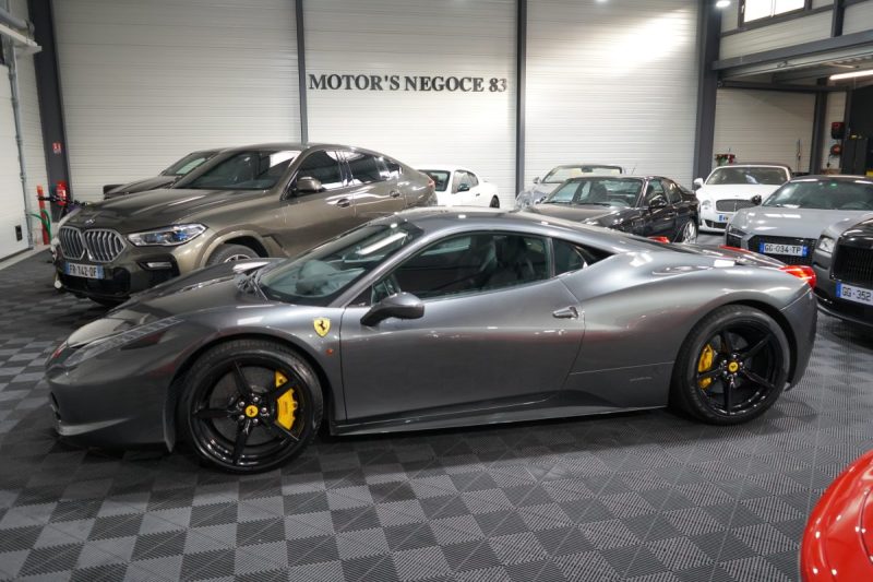 FERRARI F 458 ITALIA V8 570 FRANCAISE CARBONE/RIEN A PREVOIR