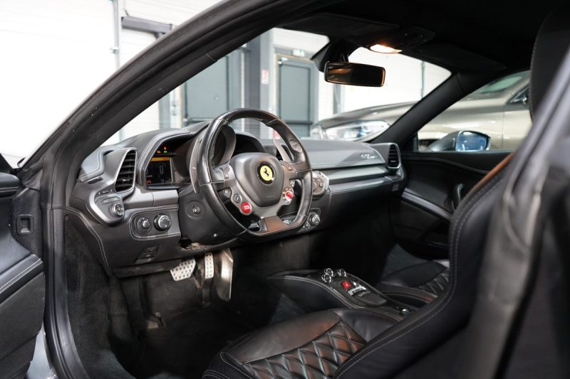 FERRARI F 458 ITALIA V8 570 FRANCAISE CARBONE/RIEN A PREVOIR