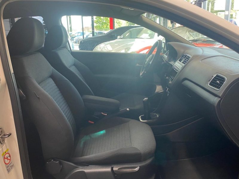 VOLKSWAGEN POLO  2011