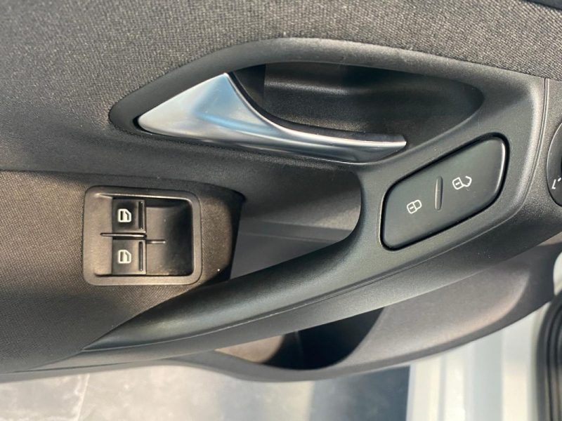 VOLKSWAGEN POLO  2011