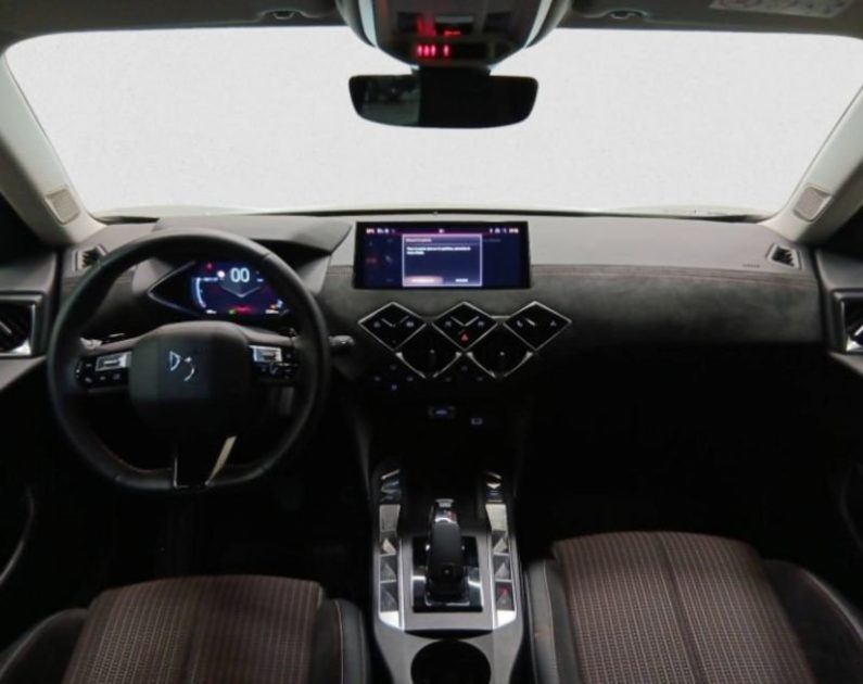 DS DS 3 Puretech 130 eat8 performance line