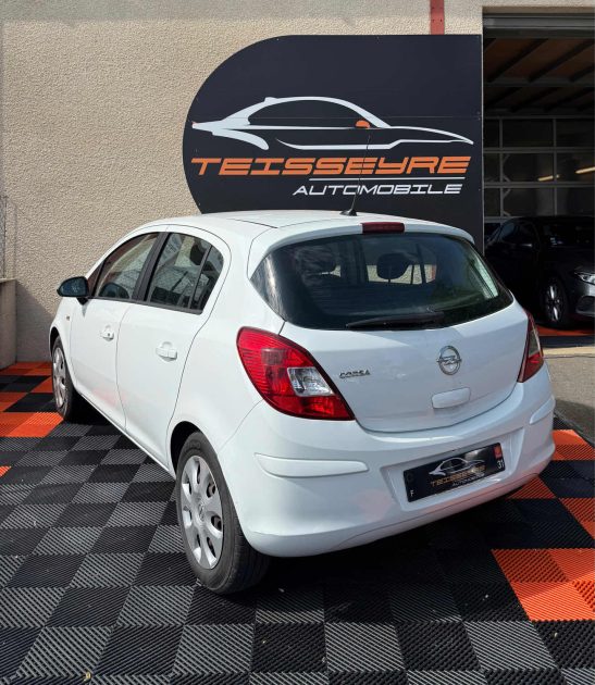 OPEL CORSA 2014