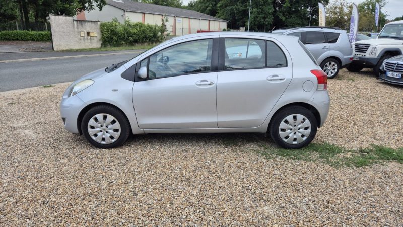 TOYOTA YARIS 2010