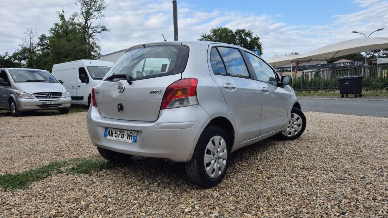 TOYOTA YARIS 2010
