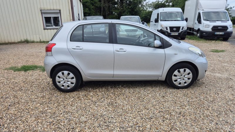 TOYOTA YARIS 2010