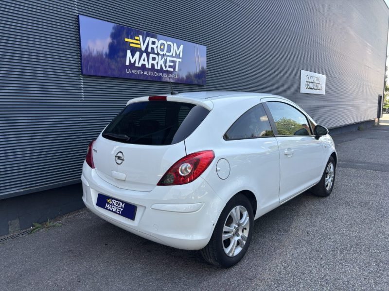 OPEL CORSA 2014