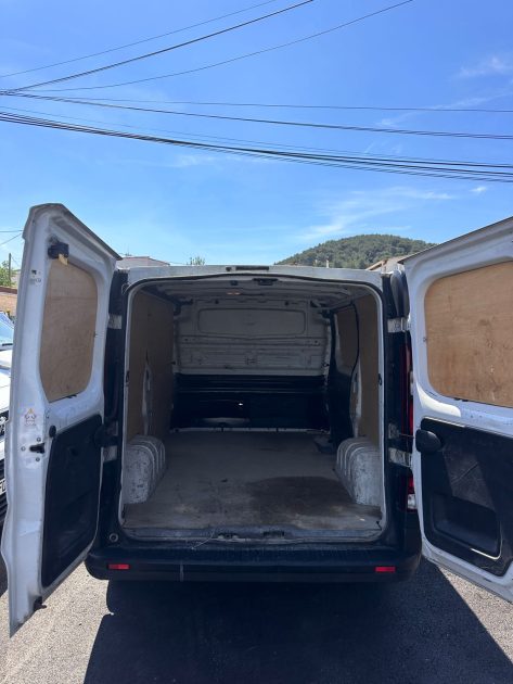 RENAULT TRAFIC 1.6 DCI 2.7T CONFORT