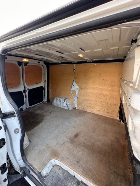 RENAULT TRAFIC 1.6 DCI 2.7T CONFORT