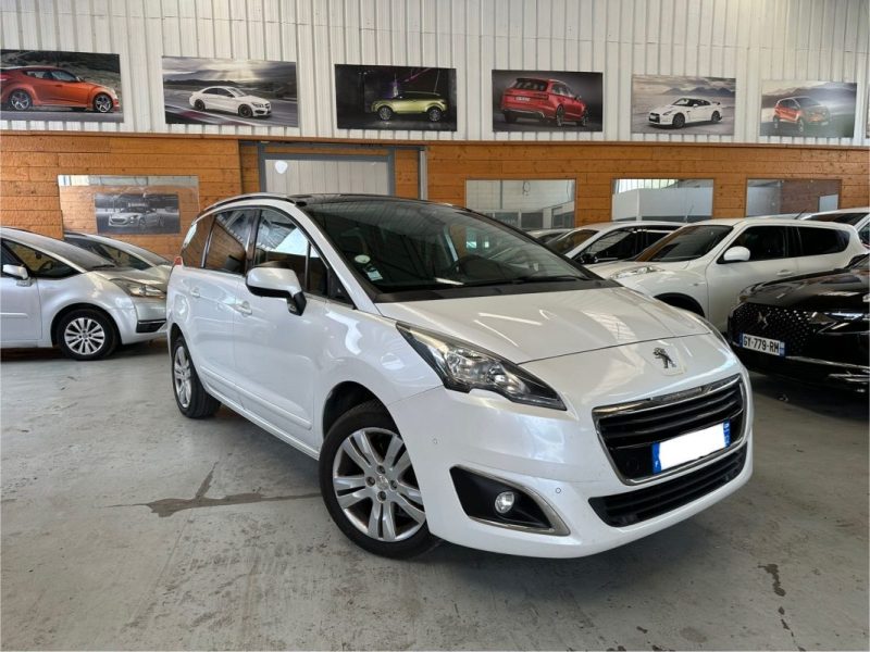 PEUGEOT 5008 2015