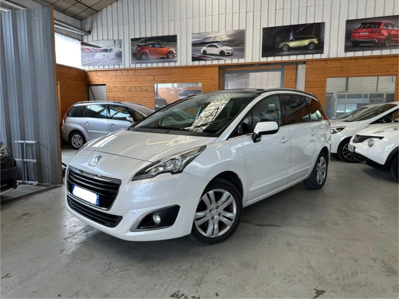 PEUGEOT 5008 2015