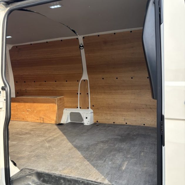 VOLKSWAGEN TRANSPORTER T6 L2H1 2.0 TDI 102 CV 1ere Main TVA Récupérable Garantie 12 mois