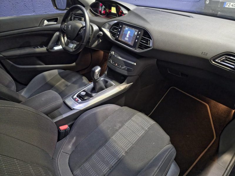 1.2 PureTech 110ch S&S Allure / Distribution OK