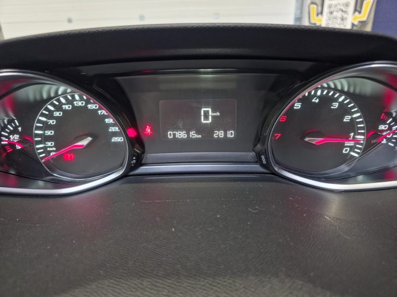 1.2 PureTech 110ch S&S Allure / Distribution OK