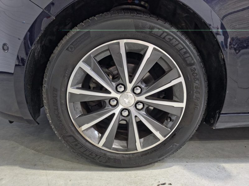 1.2 PureTech 110ch S&S Allure / Distribution OK