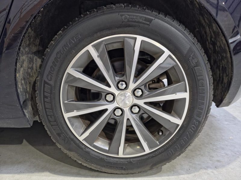 1.2 PureTech 110ch S&S Allure / Distribution OK