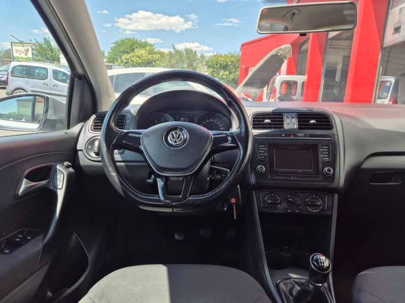 VOLKSWAGEN POLO 2016