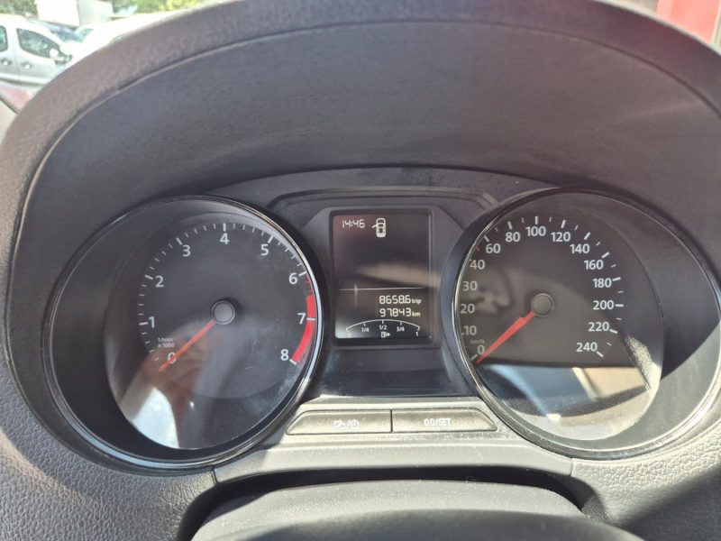 VOLKSWAGEN POLO 2016