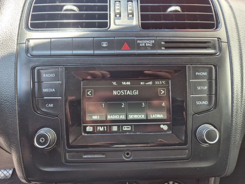 VOLKSWAGEN POLO 2016