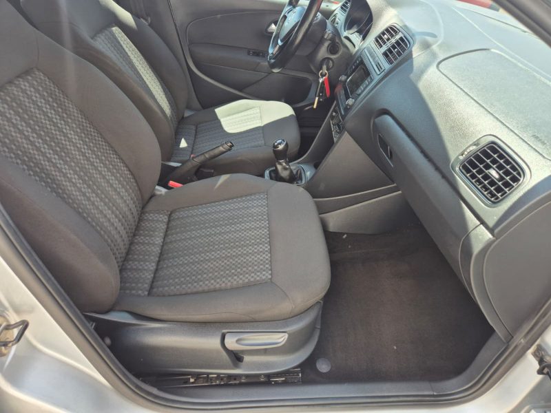 VOLKSWAGEN POLO 2016