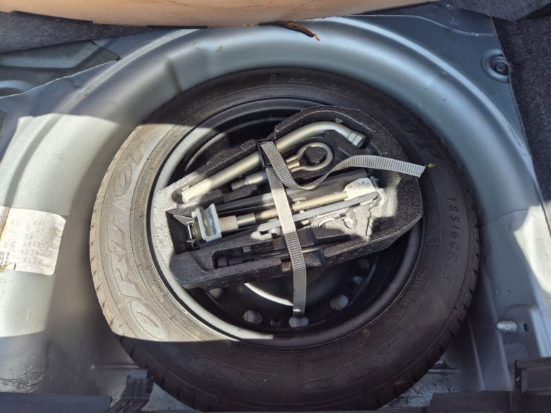 VOLKSWAGEN POLO 2016