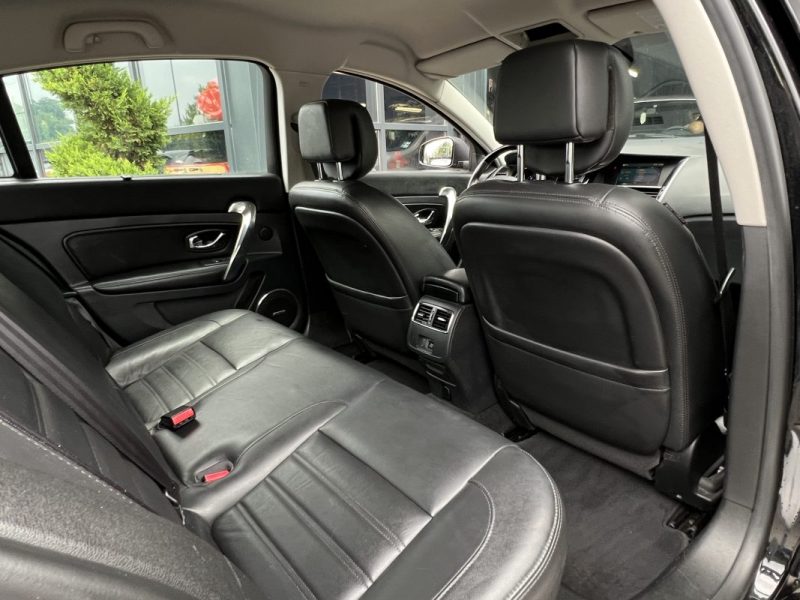 RENAULT LATITUDE INITIALE PARIS 2.0 DCI 150 Cv 1ERE MAIN / INTERIEUR CUIR CAMERA GPS - GARANTIE 1 AN