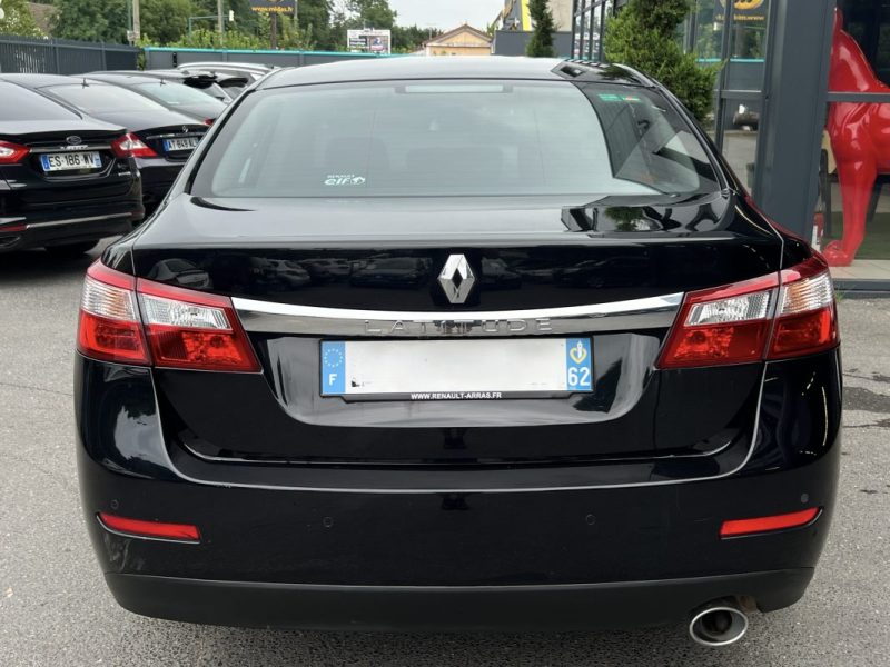 RENAULT LATITUDE INITIALE PARIS 2.0 DCI 150 Cv 1ERE MAIN / INTERIEUR CUIR CAMERA GPS - GARANTIE 1 AN