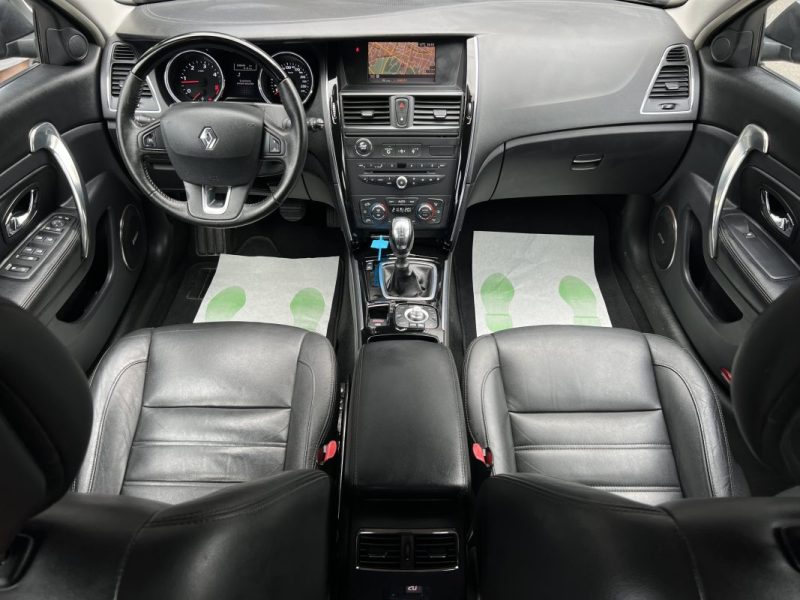 RENAULT LATITUDE INITIALE PARIS 2.0 DCI 150 Cv 1ERE MAIN / INTERIEUR CUIR CAMERA GPS - GARANTIE 1 AN