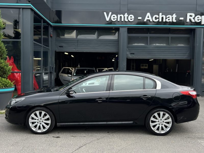 RENAULT LATITUDE INITIALE PARIS 2.0 DCI 150 Cv 1ERE MAIN / INTERIEUR CUIR CAMERA GPS - GARANTIE 1 AN