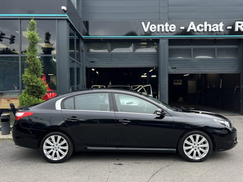 RENAULT LATITUDE INITIALE PARIS 2.0 DCI 150 Cv 1ERE MAIN / INTERIEUR CUIR CAMERA GPS - GARANTIE 1 AN