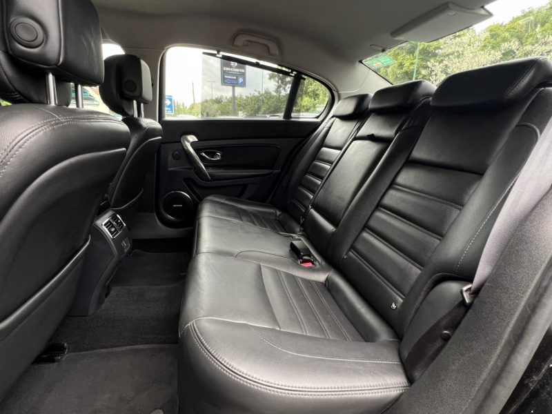 RENAULT LATITUDE INITIALE PARIS 2.0 DCI 150 Cv 1ERE MAIN / INTERIEUR CUIR CAMERA GPS - GARANTIE 1 AN