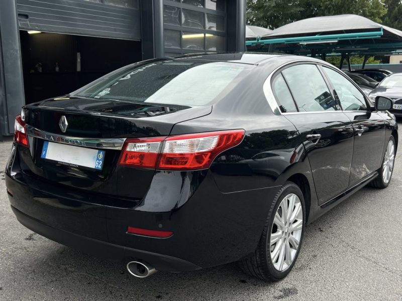 RENAULT LATITUDE INITIALE PARIS 2.0 DCI 150 Cv 1ERE MAIN / INTERIEUR CUIR CAMERA GPS - GARANTIE 1 AN