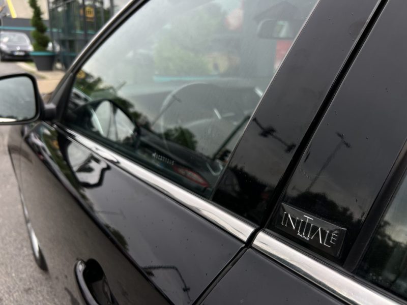 RENAULT LATITUDE INITIALE PARIS 2.0 DCI 150 Cv 1ERE MAIN / INTERIEUR CUIR CAMERA GPS - GARANTIE 1 AN