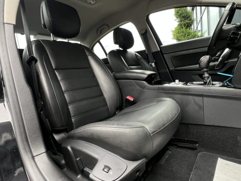 RENAULT LATITUDE INITIALE PARIS 2.0 DCI 150 Cv 1ERE MAIN / INTERIEUR CUIR CAMERA GPS - GARANTIE 1 AN