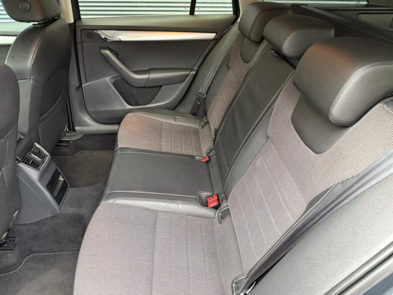 SKODA OCTAVIA COMBI 1.8 TSI 180 ELEGANCE DSG7