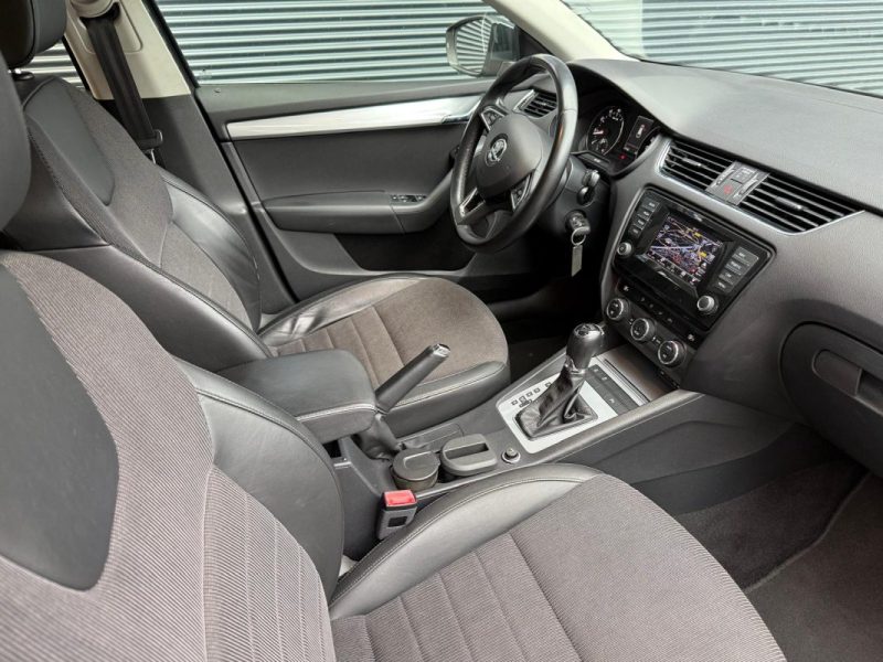 SKODA OCTAVIA COMBI 1.8 TSI 180 ELEGANCE DSG7