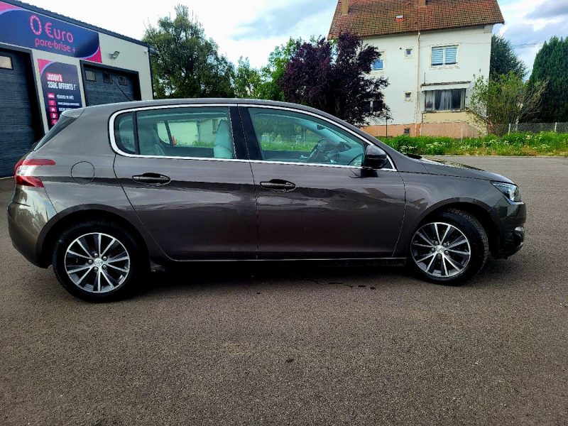 PEUGEOT 308 2015