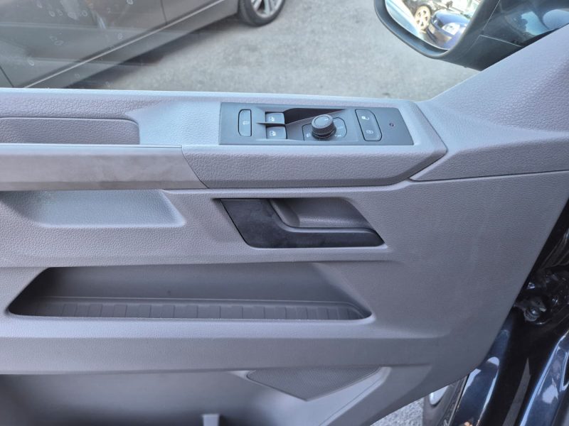 VOLKSWAGEN CARAVELLE 2024